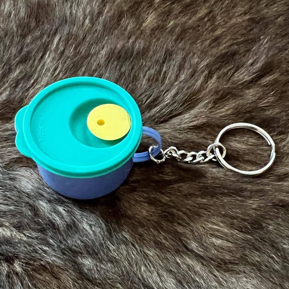 Vintage 2000 Tupperware Mini CrystalWave Keychain – Blue with Teal Lid – NEW